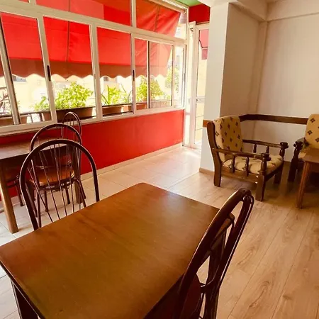 Drinos فندق تيرانا