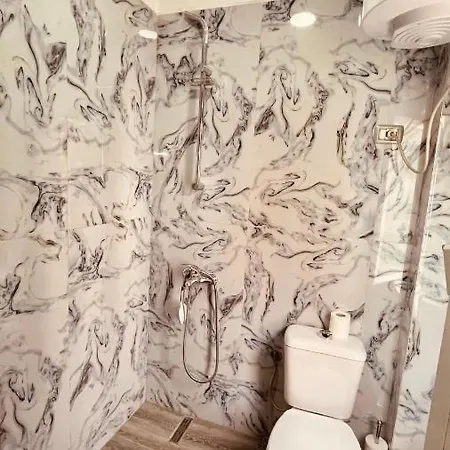 Drinos 3* تيرانا