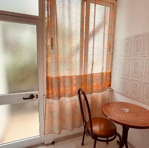 Drinos טיראנה